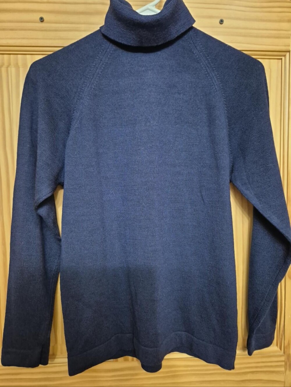 Vintage Glenayr Kitten 100% Pure Virgin Wool Navy Turtleneck Sweater